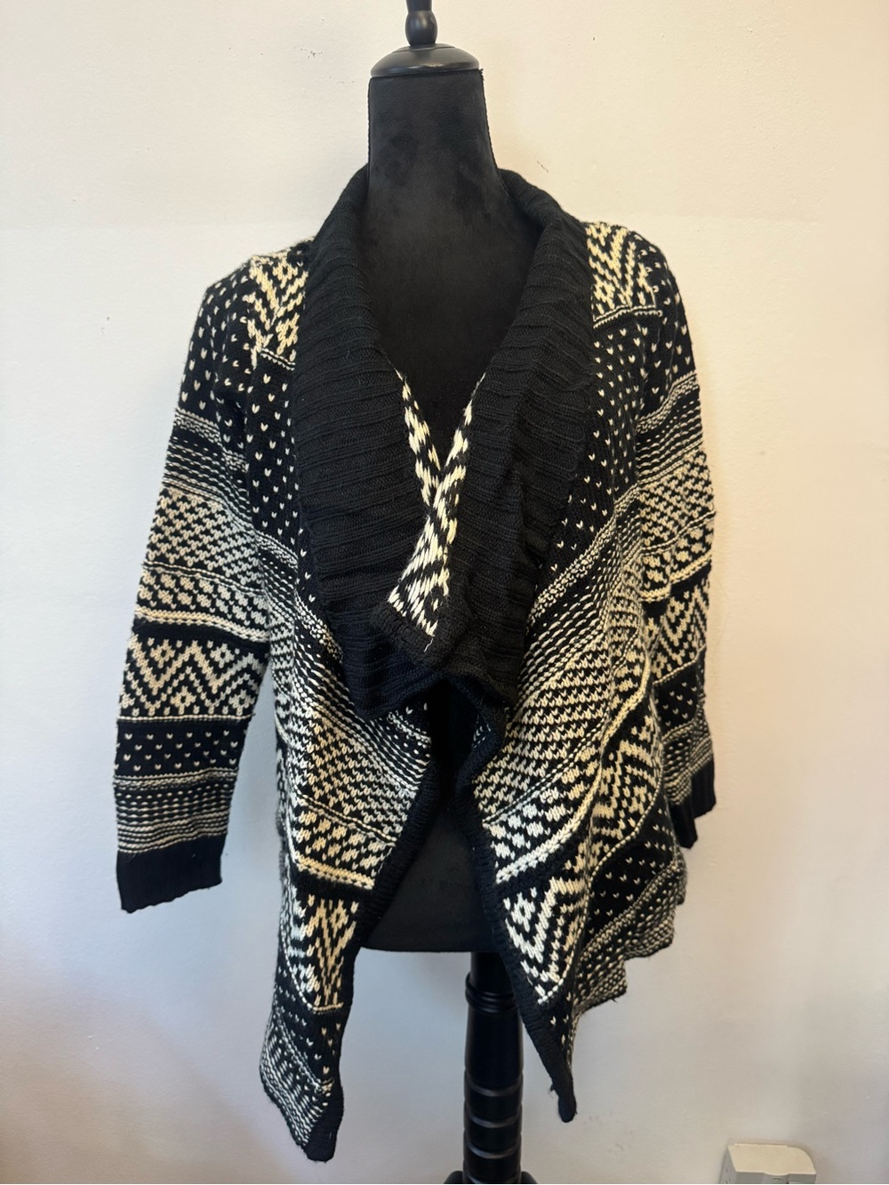 Black & Brown Knitted Cardigan - Picture 5 of 10